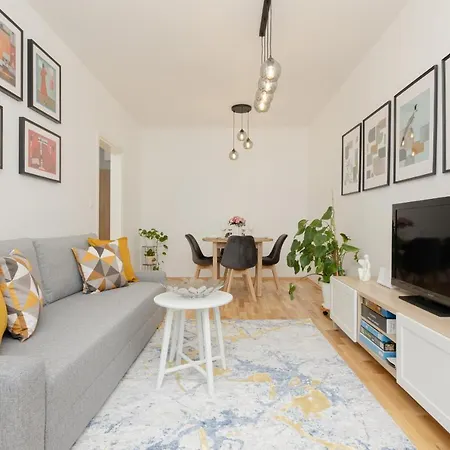 Daire Krasinskiego Comfy Apartament By Renters